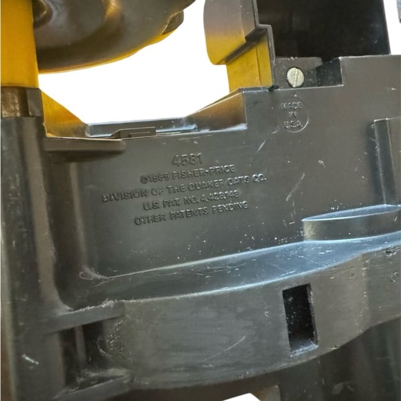 VTG Fisher-Price 1985 Husky Helpers People Power Dump Truck Works Great - Picture 10 of 10